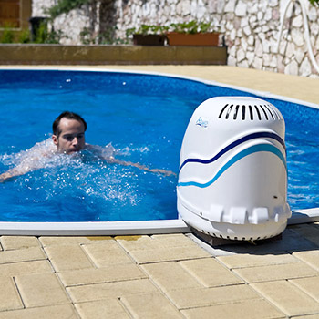 Sportliches Schwimmen mit Pool-Gegenstromanlagen