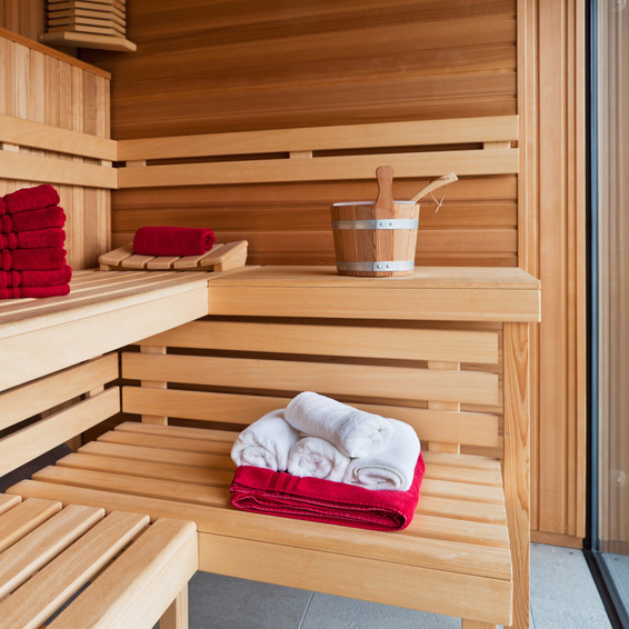 Nach dem Saunabad: so pflegen Sie Ihre Heimsauna richtig | POOLSANA