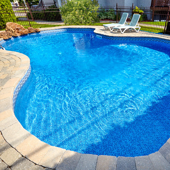 Konstanter Wasserstand im Pool - Darum ist er so wichtig